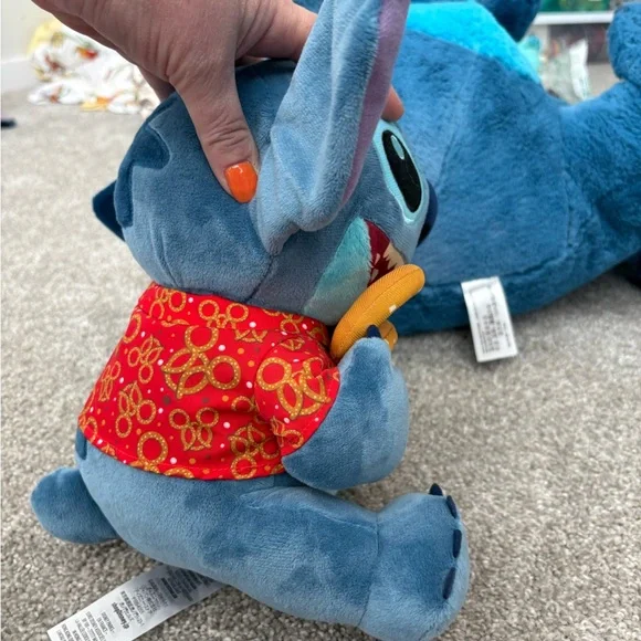 NWT Disney Stitch Plush Toy with Pretzel Stitch attacks snacks limited - Picture 11 of 11